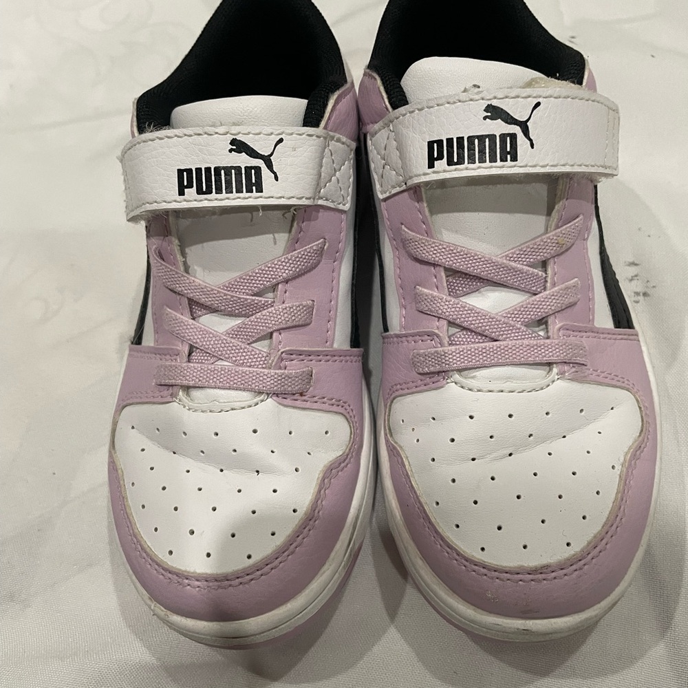 Puma Kids Sneakers - Light Purple and White good condition - Picture 7 of 7